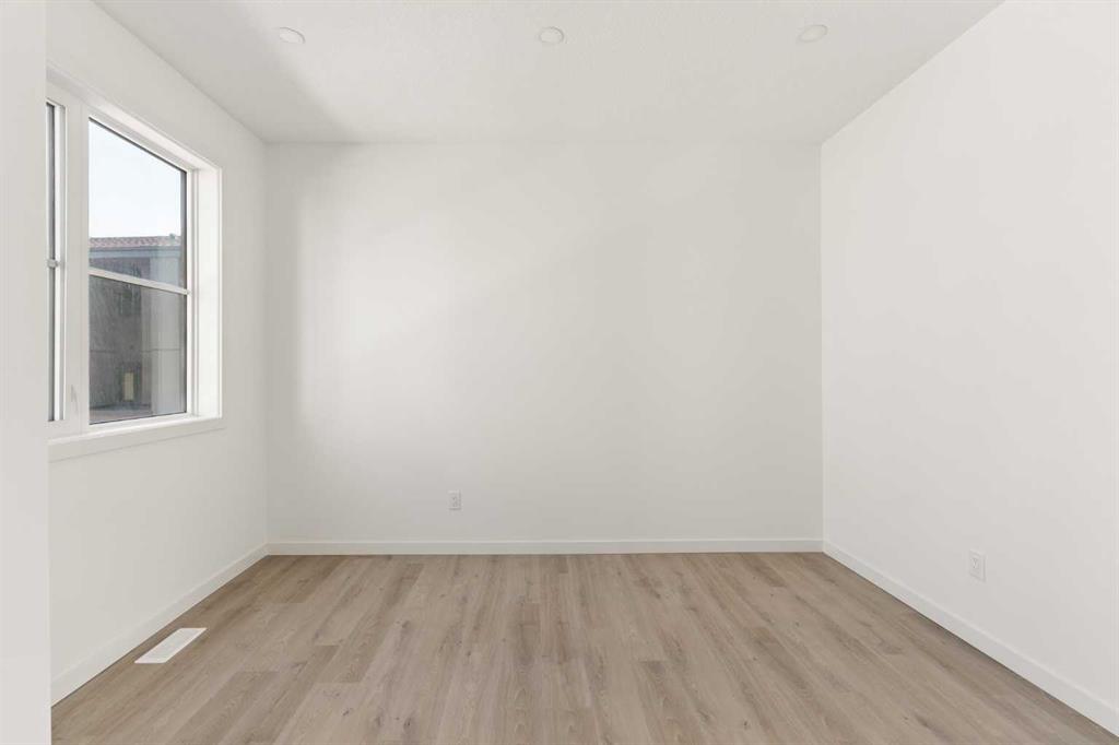 Picture of 90, 1453 Na\'a Drive SW, Calgary Real Estate Listing