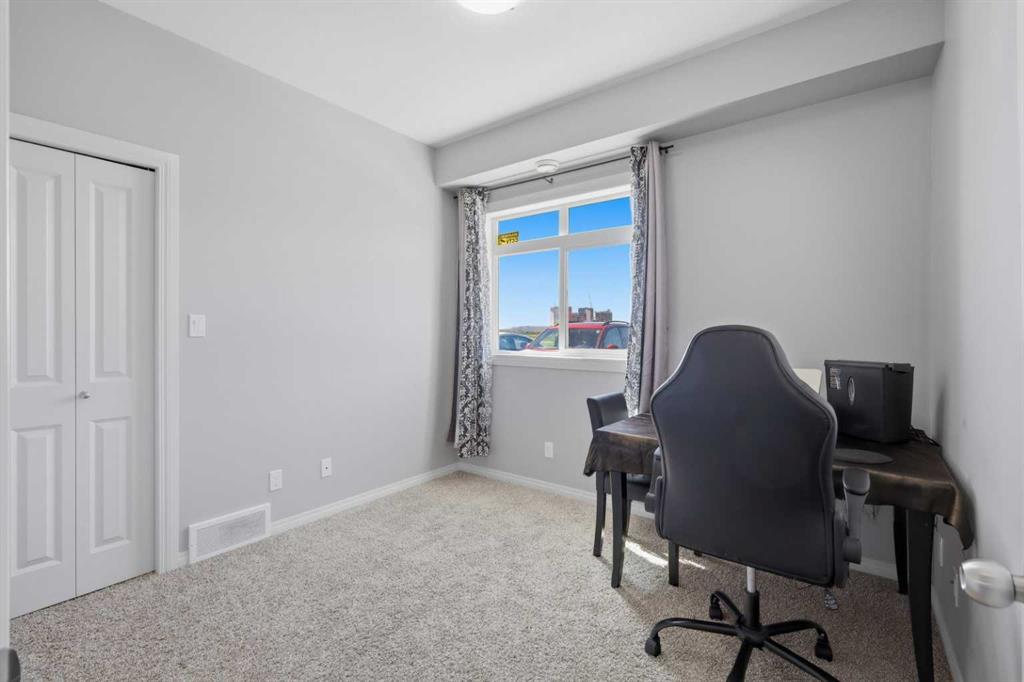Picture of 303, 639 Oak Street , Springbrook Real Estate Listing