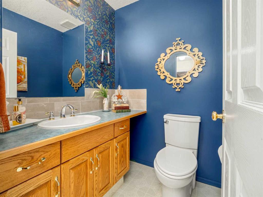 Picture of 966 Lawrence Street , Pincher Creek Real Estate Listing