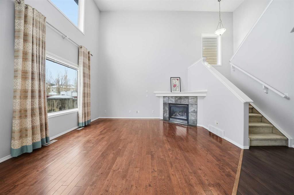 Picture of 1076 Cranston Drive SE, Calgary Real Estate Listing
