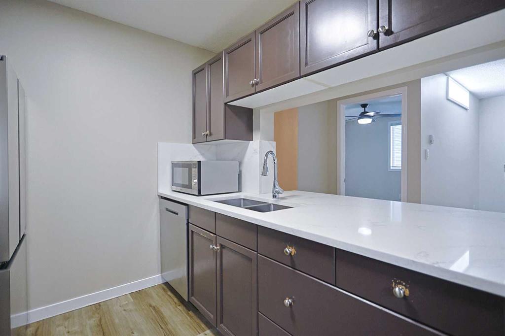 Picture of 109, 2022 Canyon Meadows Drive SE, Calgary Real Estate Listing