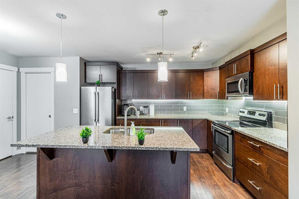 Picture of 535 Redstone View NE, Calgary Real Estate Listing