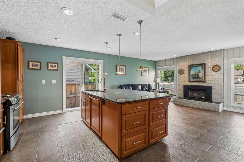 Picture of 856 Lake Twintree Crescent SE, Calgary Real Estate Listing