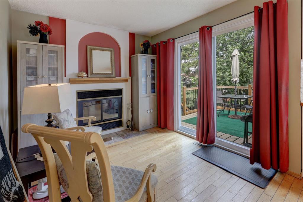 Picture of 128 Pineland Place NE, Calgary Real Estate Listing