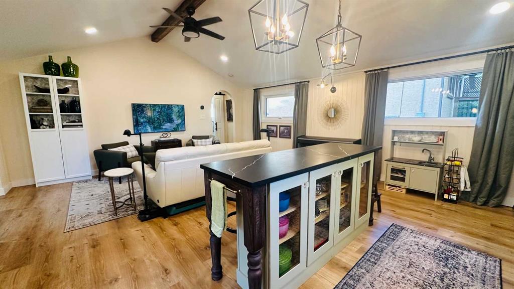 Picture of 104 24 Street NW Street , Drumheller Real Estate Listing