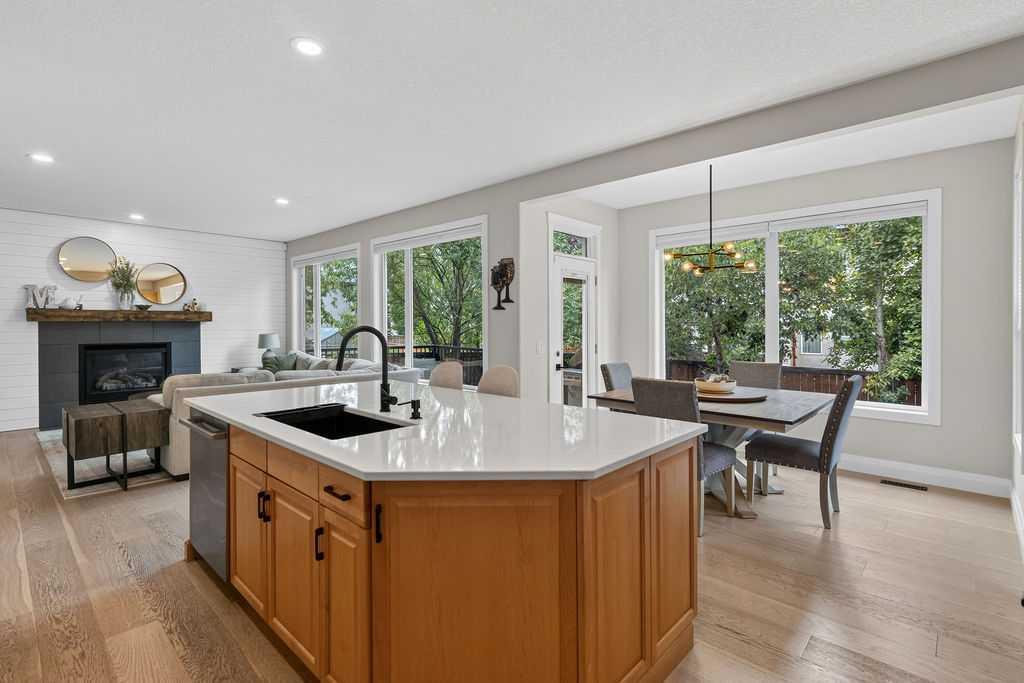 Picture of 214 Cranleigh View SE, Calgary Real Estate Listing