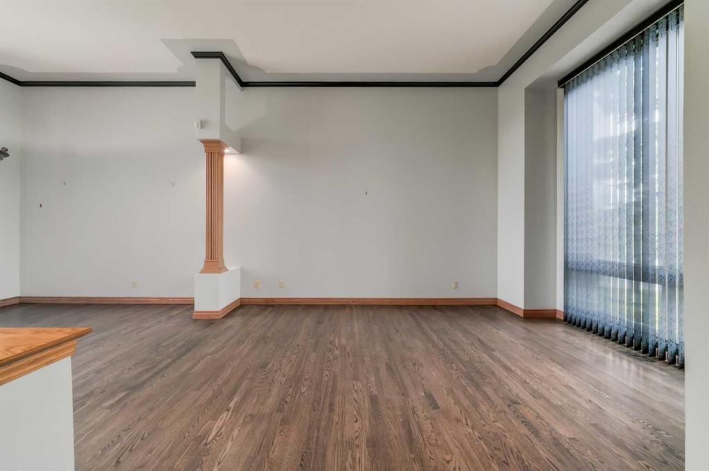 Picture of 1504 Evergreen Hill SW, Calgary Real Estate Listing