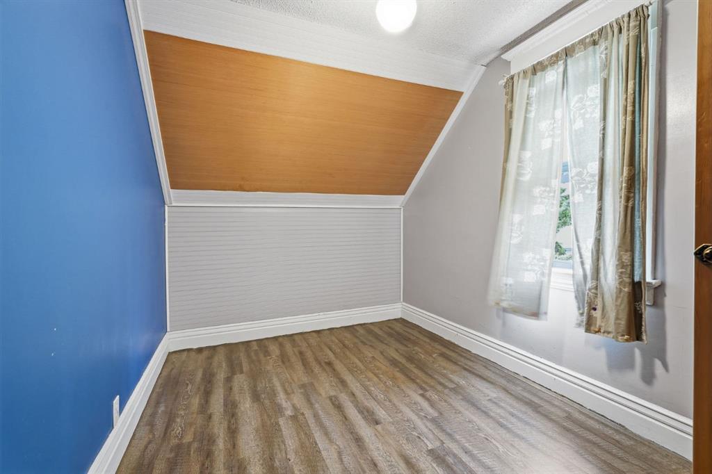 Picture of 651 10 Avenue , Carstairs Real Estate Listing