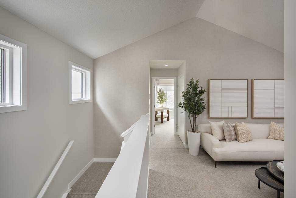 Picture of 7079 Rangeview Avenue SE, Calgary Real Estate Listing