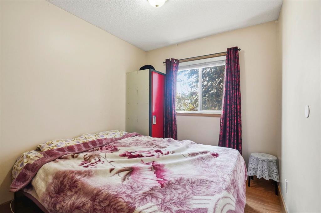 Picture of 3 San Diego Manor NE, Calgary Real Estate Listing