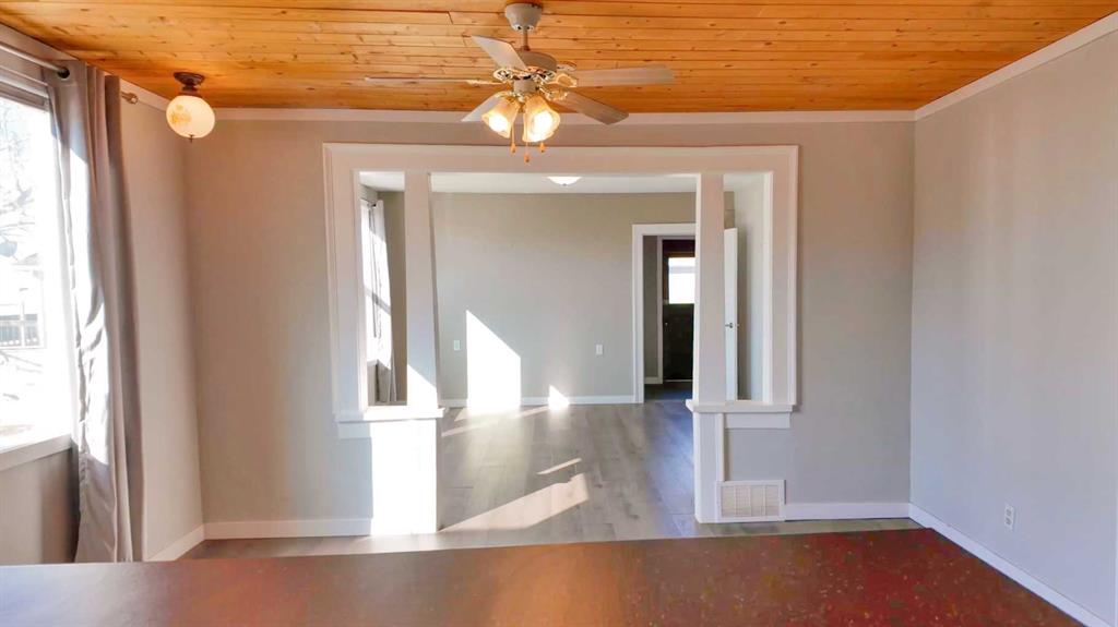 Picture of 129 5 Avenue , Champion Real Estate Listing