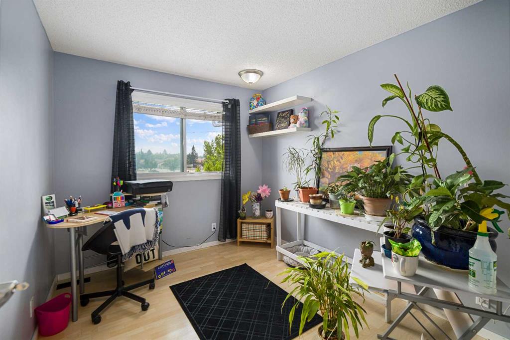 Picture of 3, 195 Manora Place NE, Calgary Real Estate Listing
