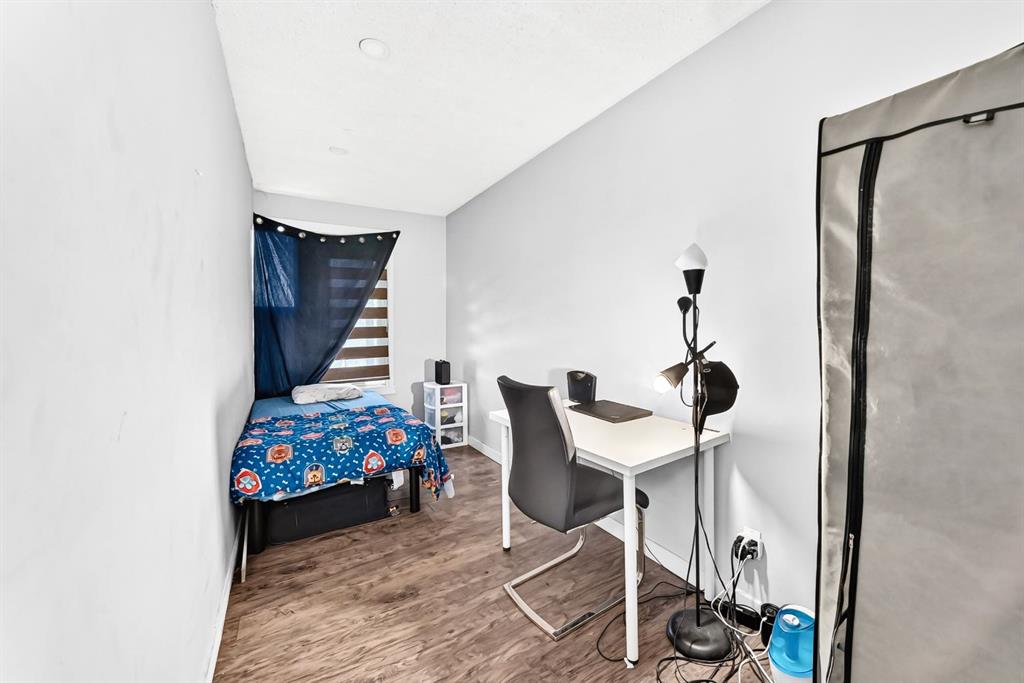 Picture of 208 Temple Close NE, Calgary Real Estate Listing