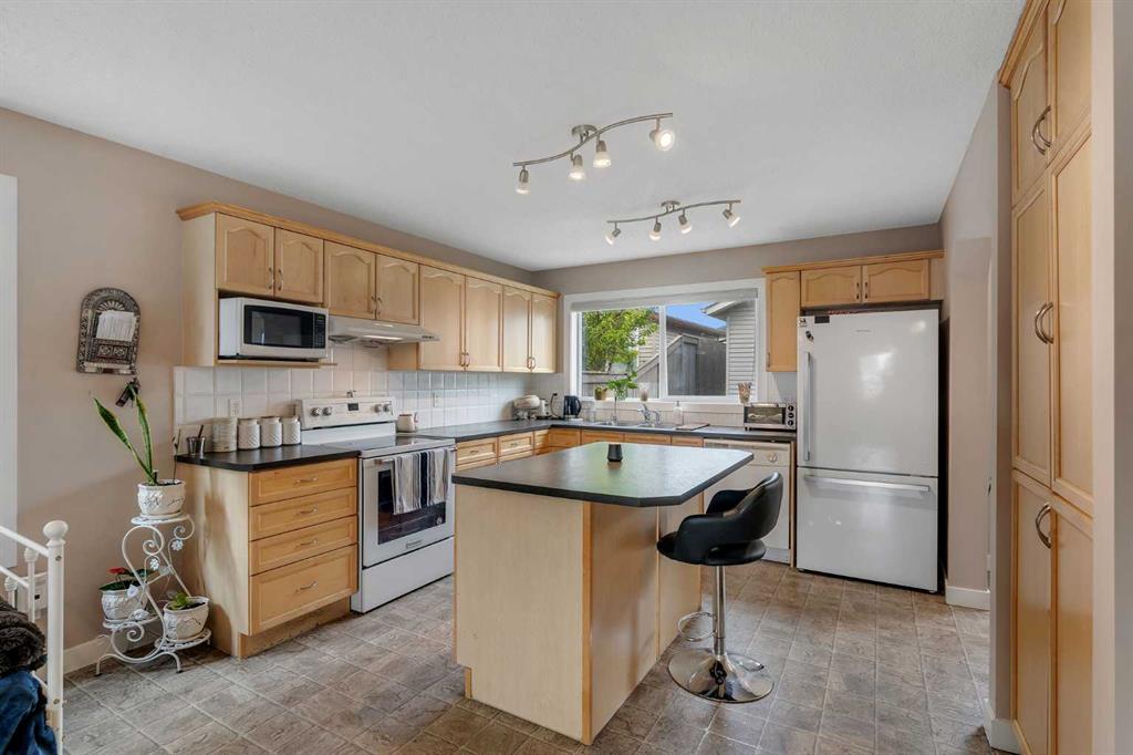 Picture of 91 Saddlebrook Way NE, Calgary Real Estate Listing