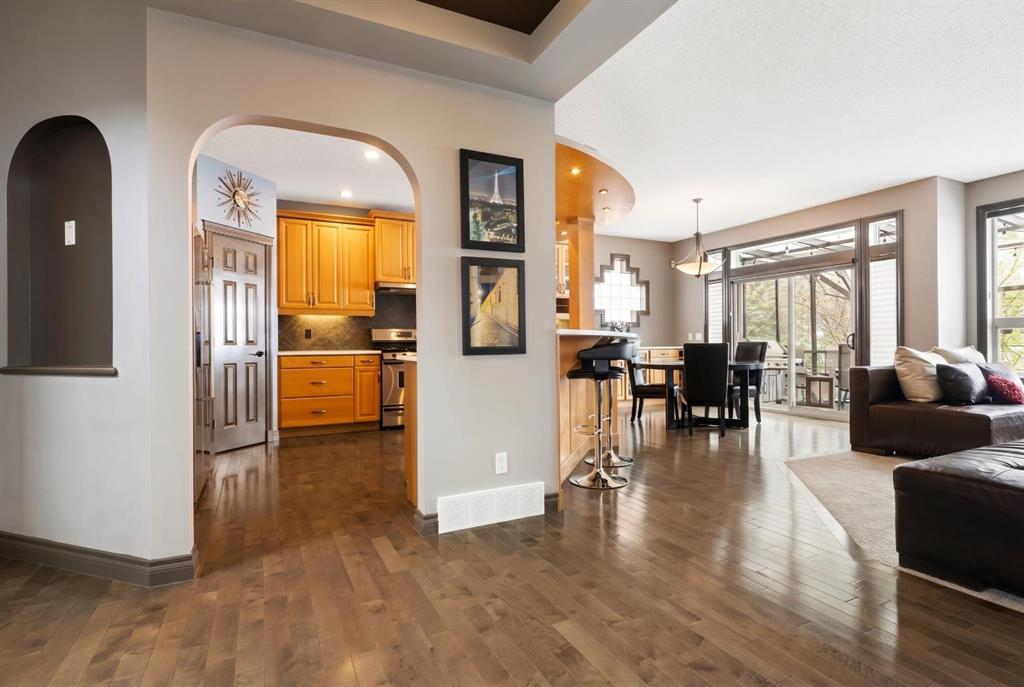 Picture of 31 Gleneagles Terrace , Cochrane Real Estate Listing