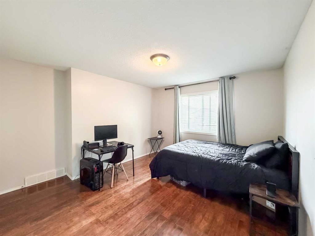 Picture of 10761 74 Avenue , Grande Prairie Real Estate Listing