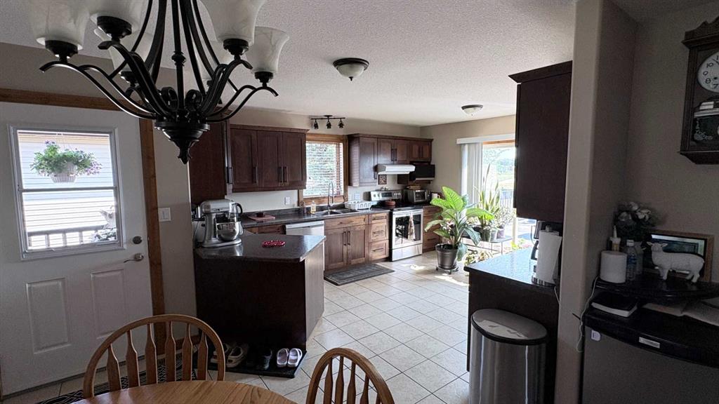 Picture of 253 Westview Crescent , Bow Island Real Estate Listing