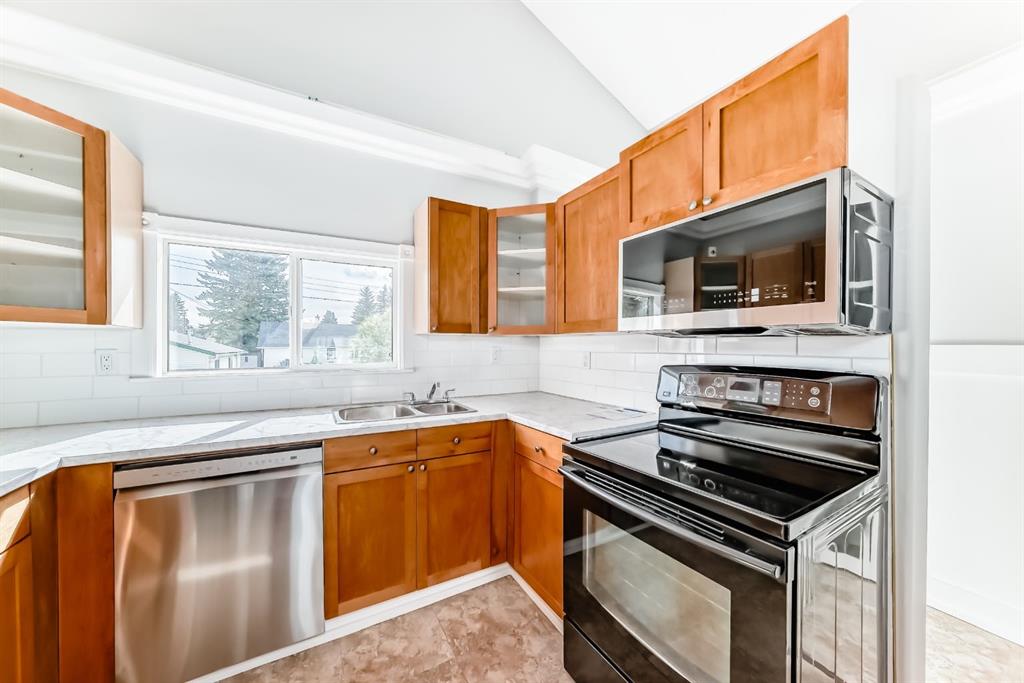 Picture of 1629 Athabasca Street , Crossfield Real Estate Listing