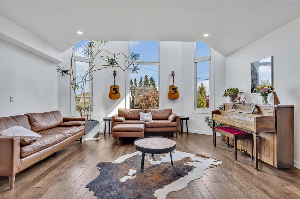 Picture of 2033 21 Avenue SW, Calgary Real Estate Listing