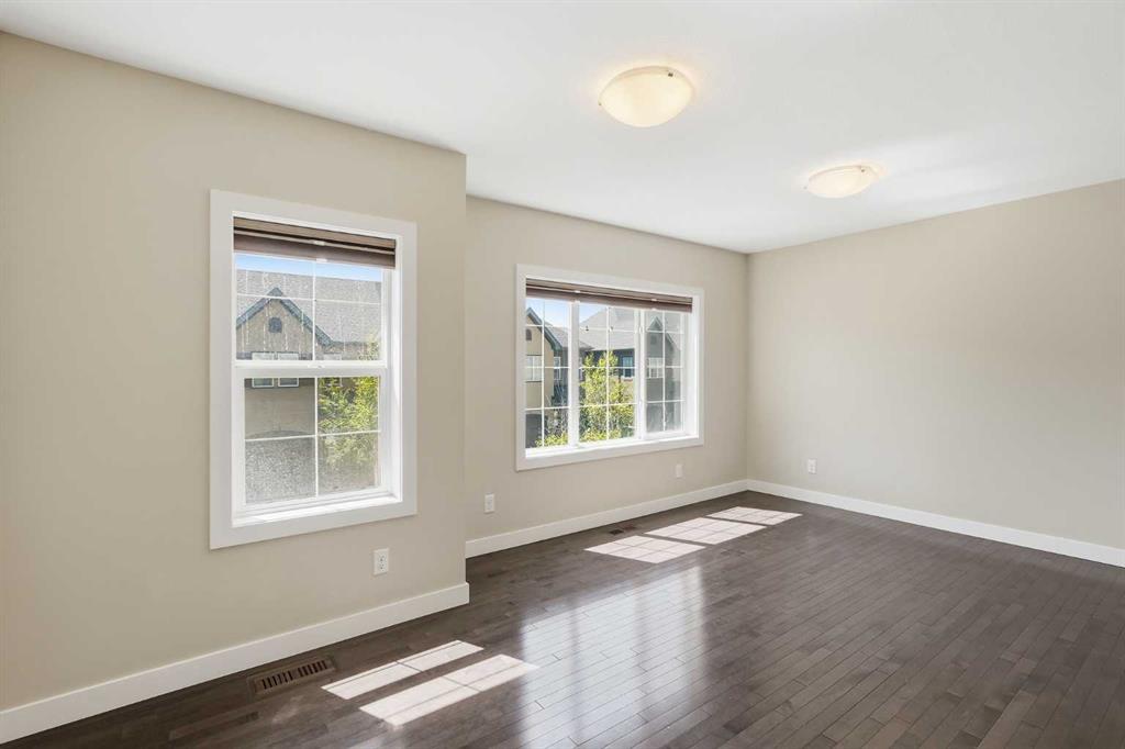 Picture of 431 quarry Villas SE, Calgary Real Estate Listing