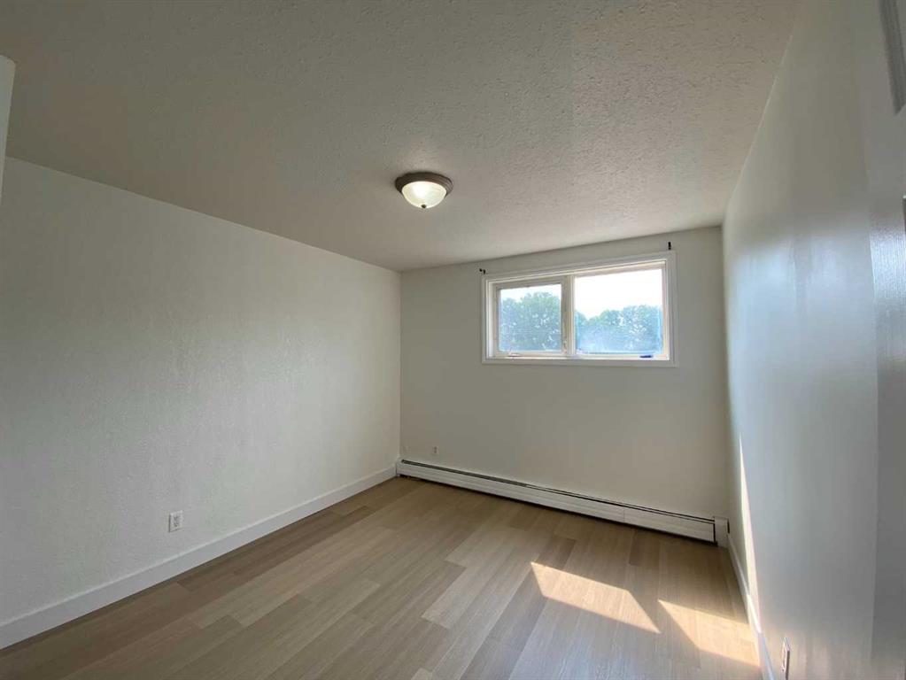 Picture of 3, 222 Mayor Magrath Drive N, Lethbridge Real Estate Listing