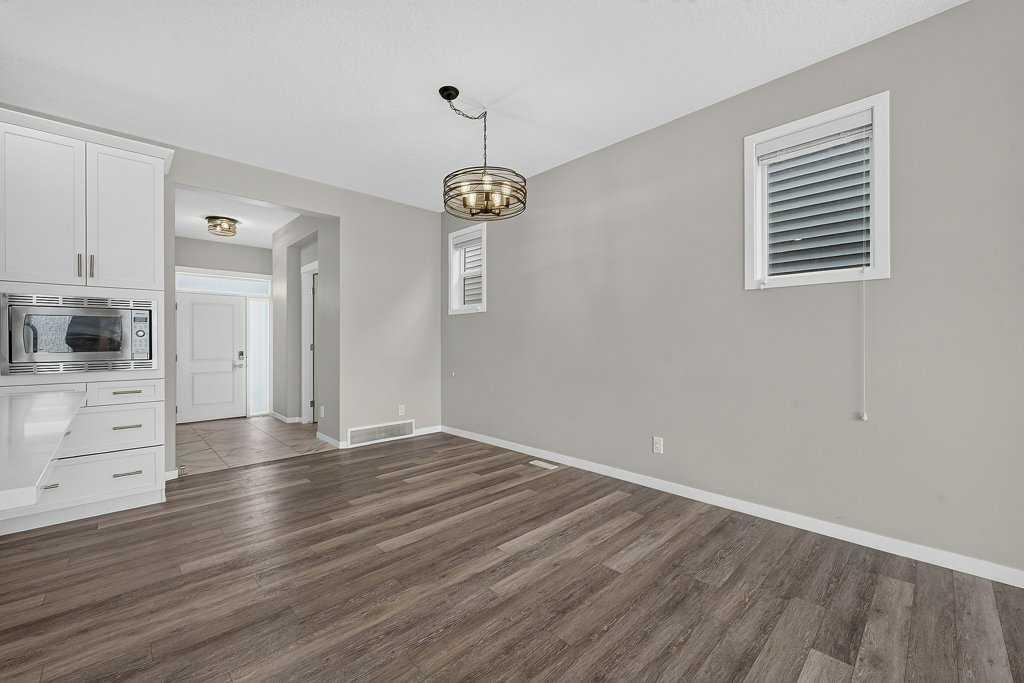 Picture of 556 Belmont Heath SW, Calgary Real Estate Listing