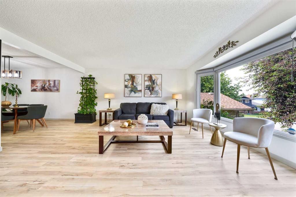 Picture of 40 Silver Ridge Court NW, Calgary Real Estate Listing