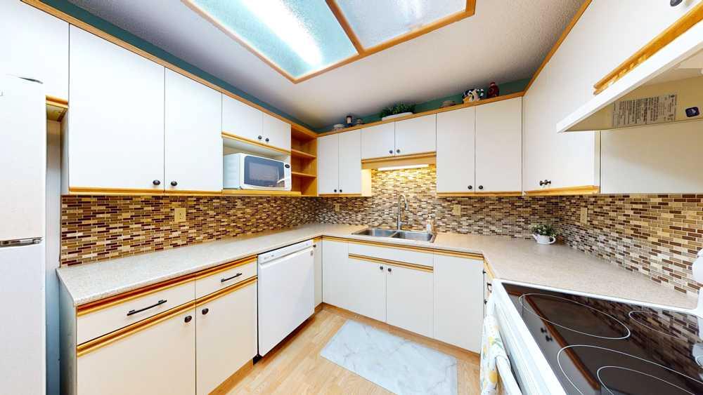 Picture of 6, 1165 16 Street NE, Medicine Hat Real Estate Listing