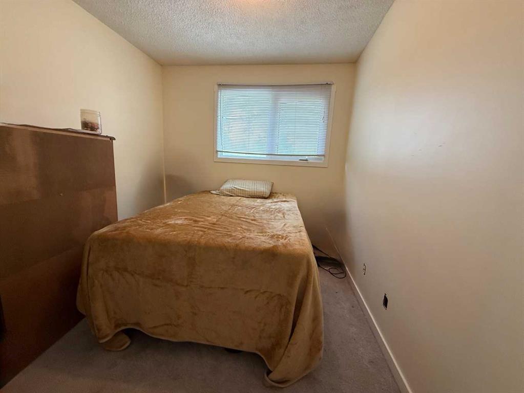 Picture of 178 Hansen Drive , Hinton Real Estate Listing