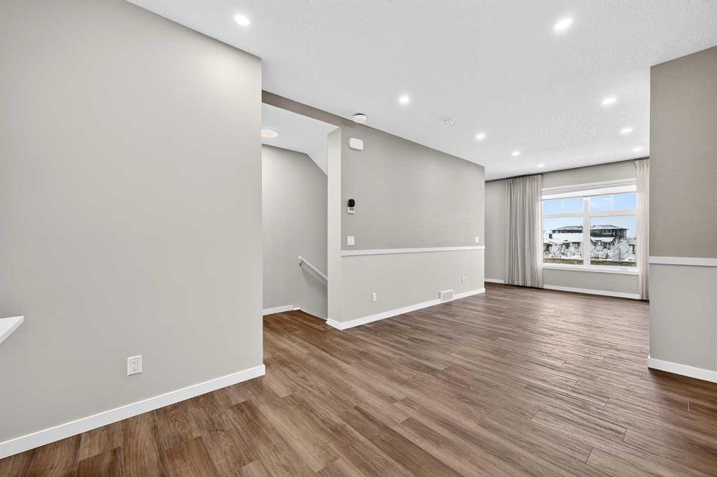 Picture of 589 Mahogany Road SE, Calgary Real Estate Listing