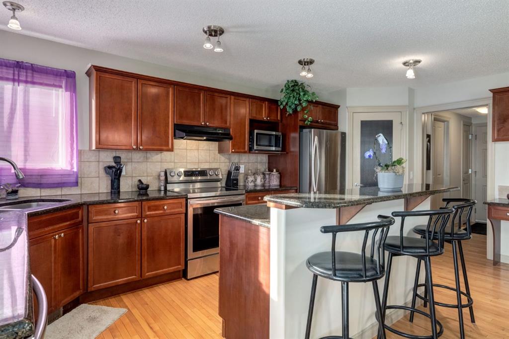 Picture of 515 Crystal Green Mews , Okotoks Real Estate Listing