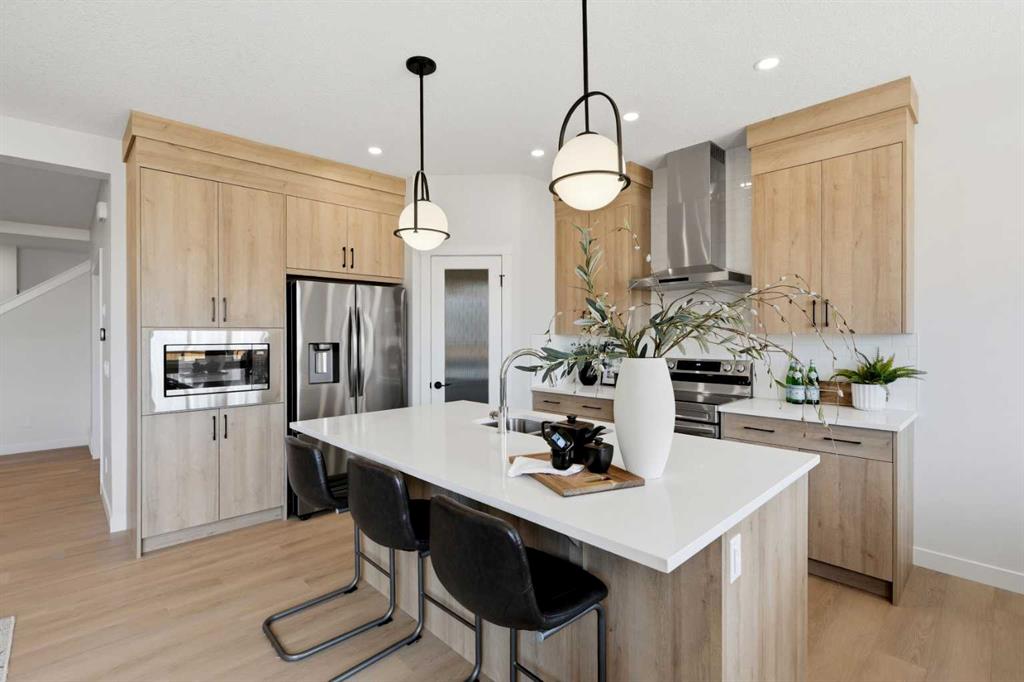 Picture of 695 Buffaloberry Manor SE, Calgary Real Estate Listing