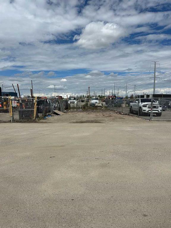 Picture of 17, 10 Wrangler Place , Rural Rocky View County Real Estate Listing