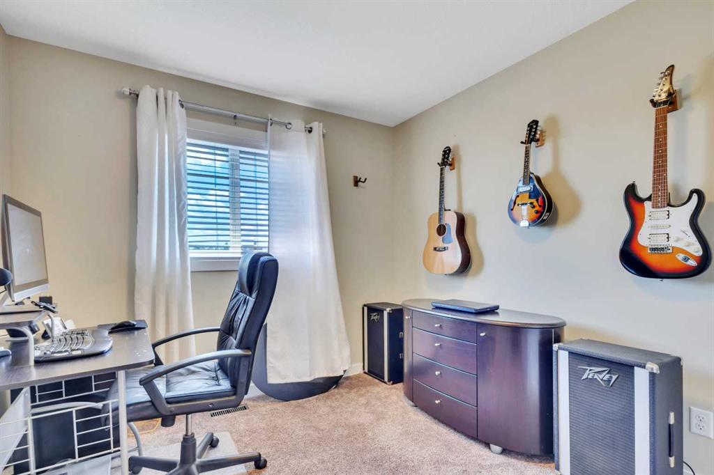 Picture of 10, 76 Terrace Heights Drive , Lacombe Real Estate Listing