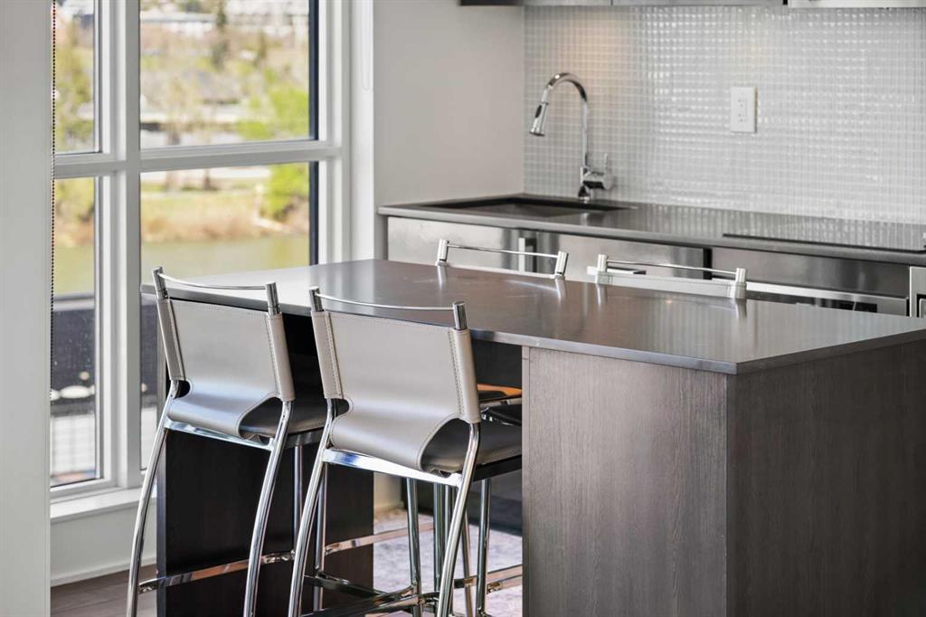 Picture of 810, 550 Riverfront Avenue SE, Calgary Real Estate Listing