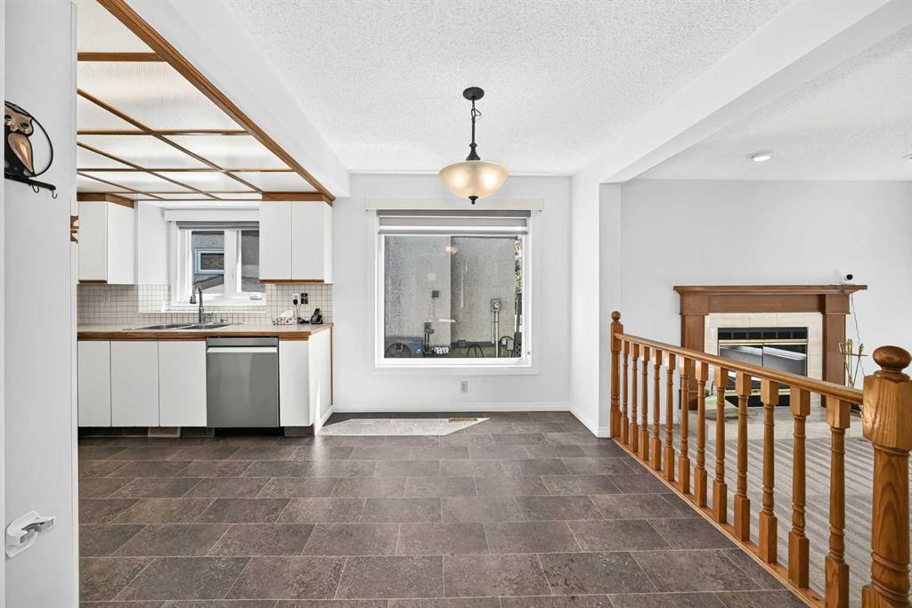 Picture of 416 Hawkhill Place NW, Calgary Real Estate Listing