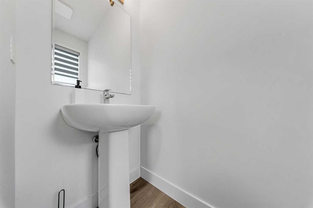 Picture of 242 Carrington Gate NW, Calgary Real Estate Listing