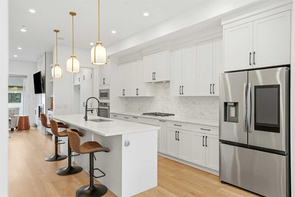 Picture of 2808 40 Street SW, Calgary Real Estate Listing