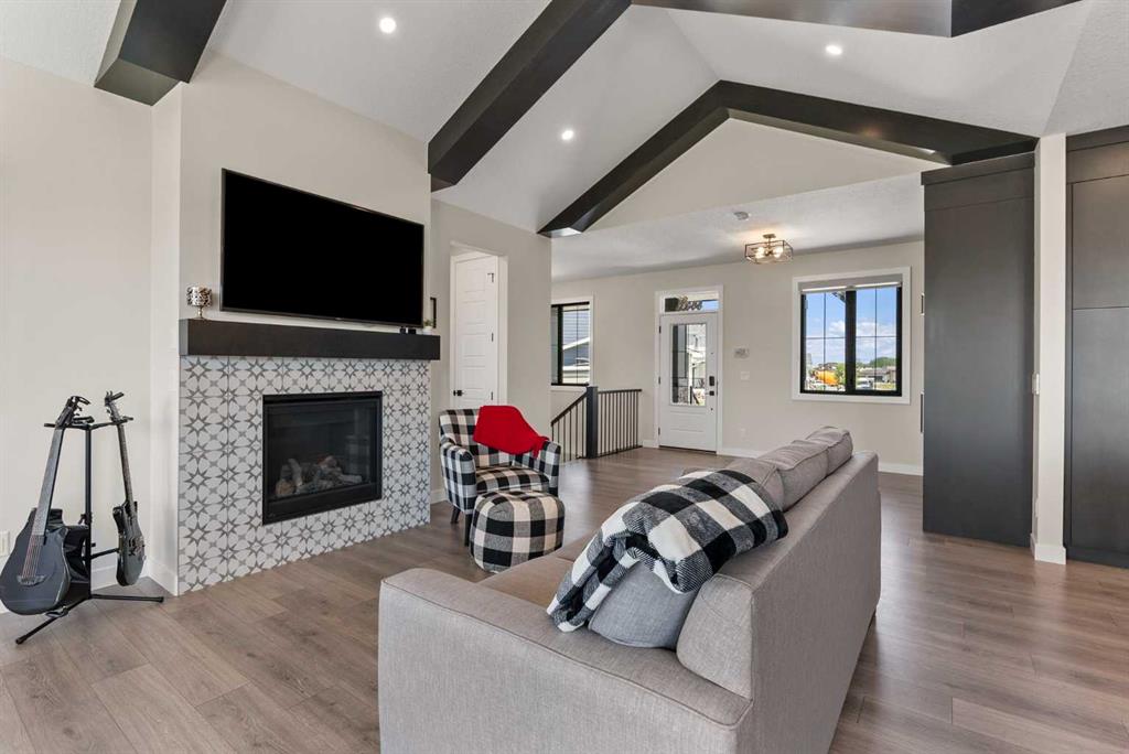Picture of 32 Monterra Landing , Cochrane Lake Real Estate Listing
