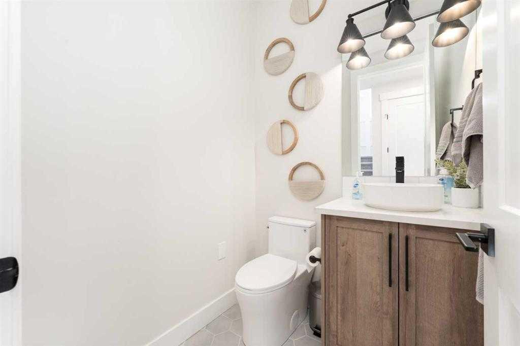 Picture of 524 Waterford Grove , Chestermere Real Estate Listing