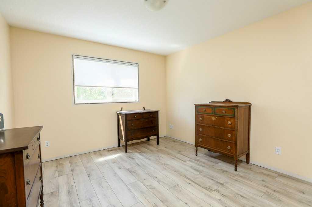 Picture of 644 Aberdeen Crescent W, Lethbridge Real Estate Listing