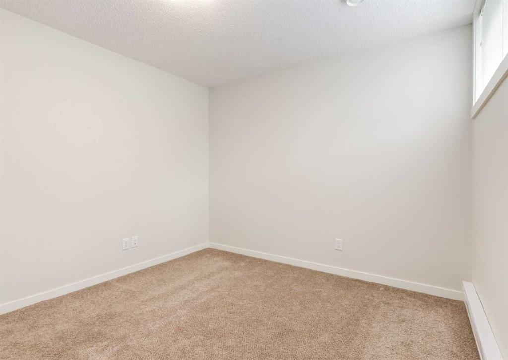 Picture of 408 Cranbrook Square SE, Calgary Real Estate Listing