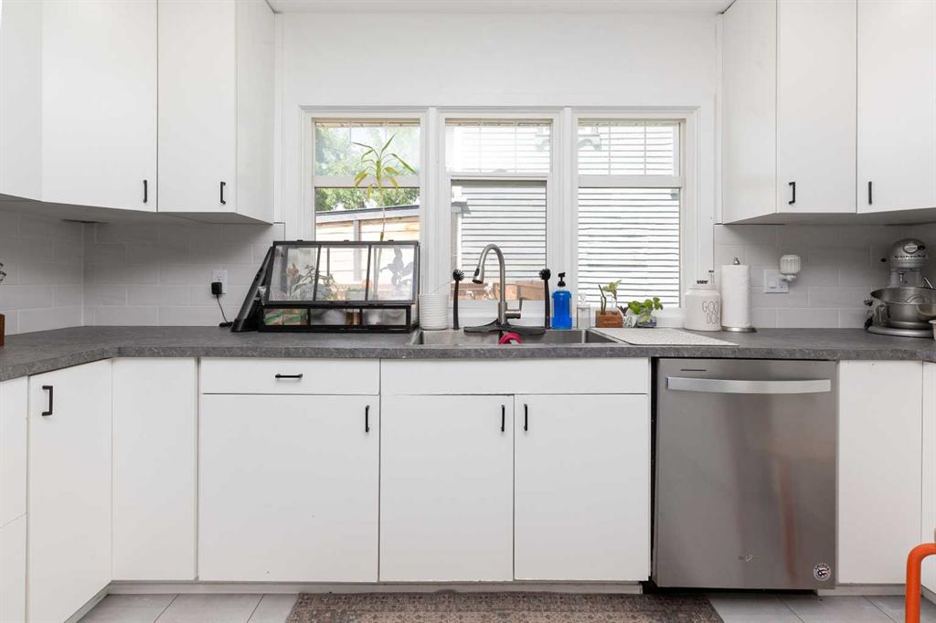 Picture of 910 8 Street S, Lethbridge Real Estate Listing
