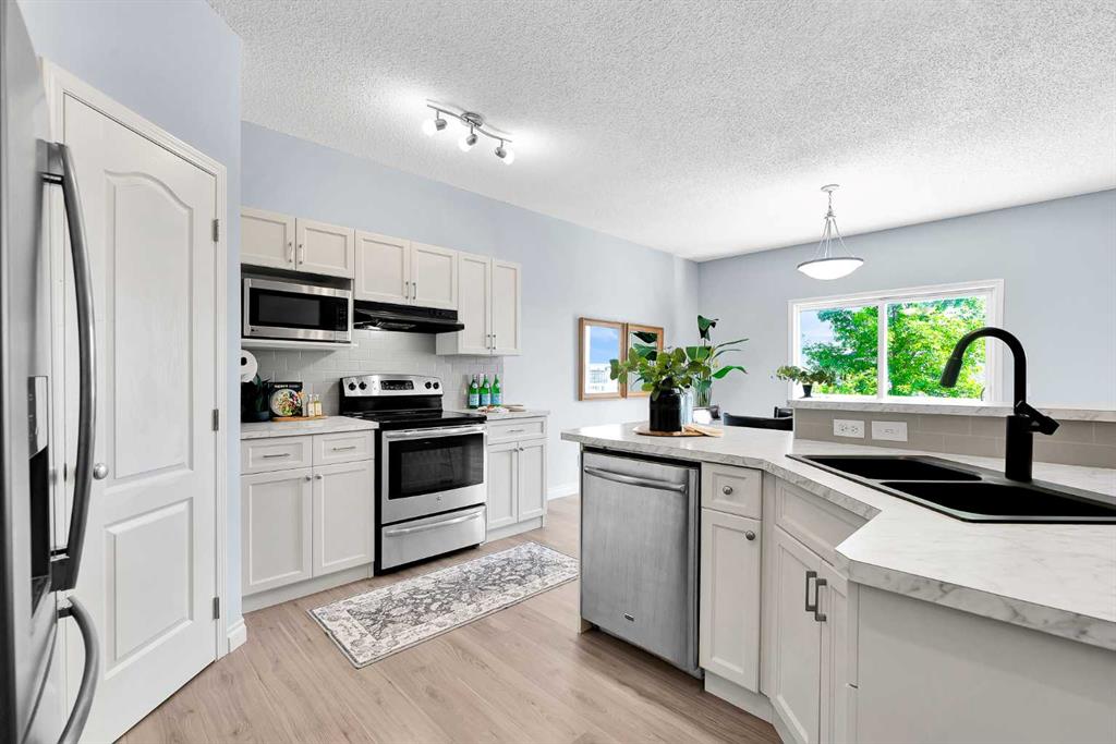 Picture of 71 Westmount Circle , Okotoks Real Estate Listing