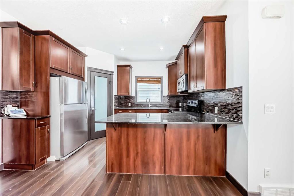 Picture of 17 Redstone Common NE, Calgary Real Estate Listing