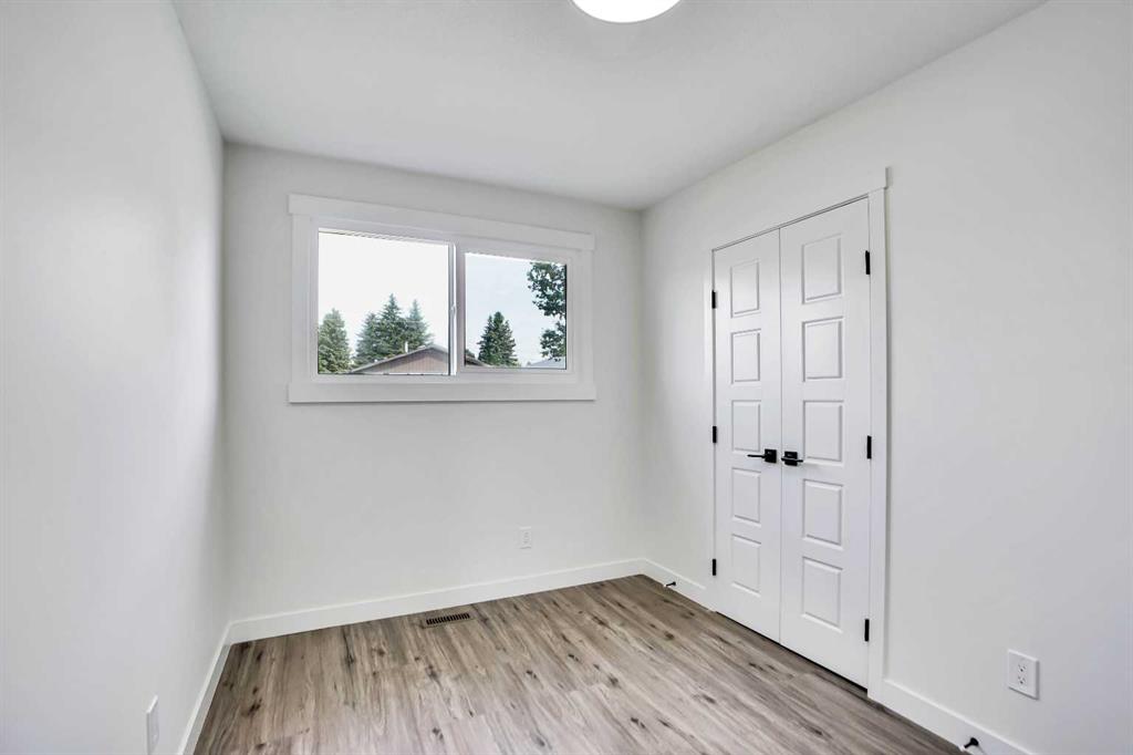 Picture of 156 Pensville Road SE, Calgary Real Estate Listing