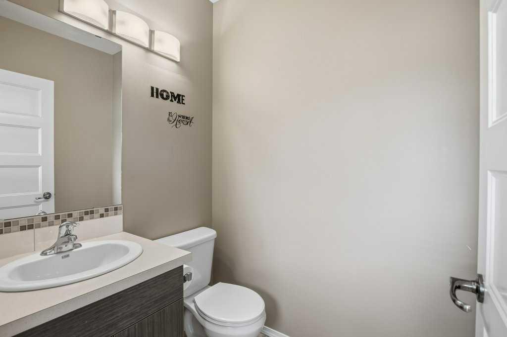 Picture of 5 Crimson Court , Blackfalds Real Estate Listing
