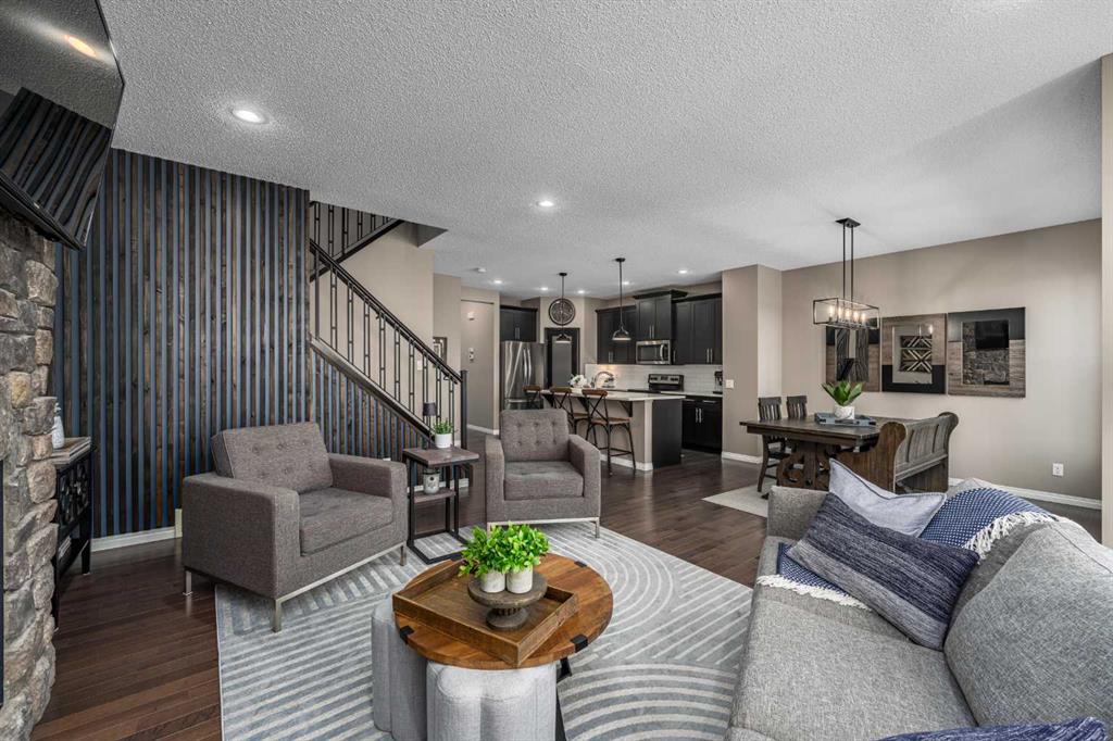 Picture of 220 Copperpond Green SE, Calgary Real Estate Listing