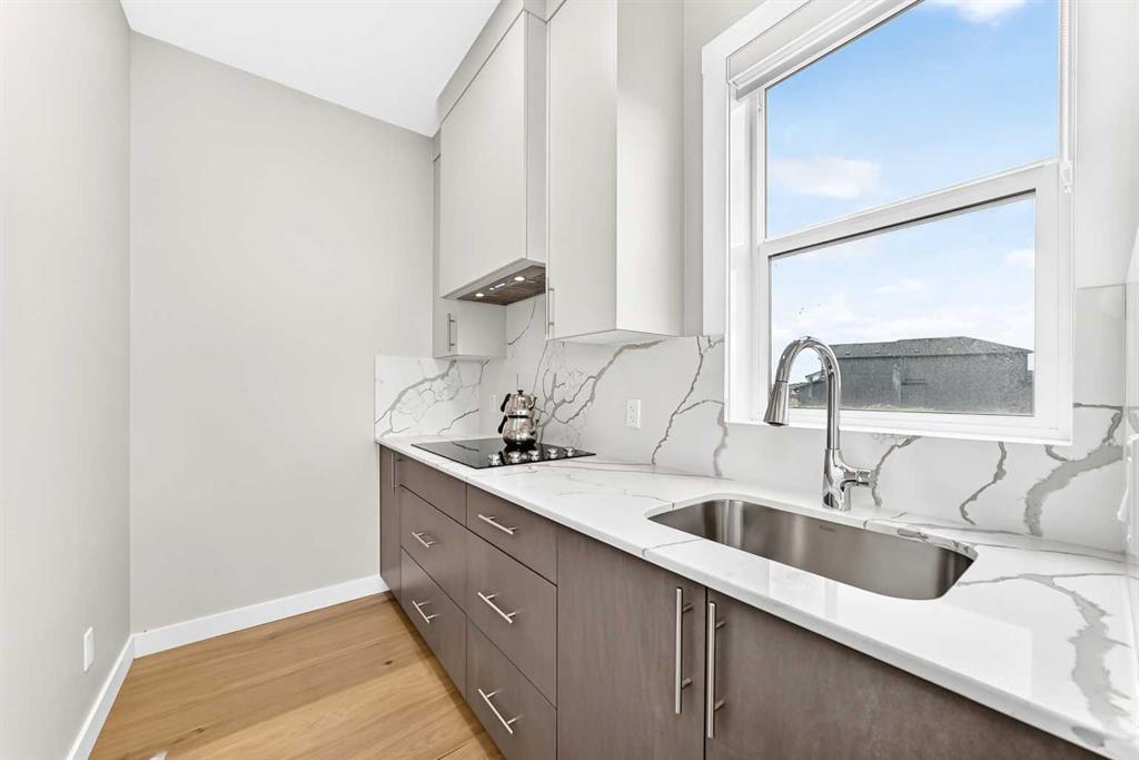 Picture of 171 Corner Glen Grove NE, Calgary Real Estate Listing
