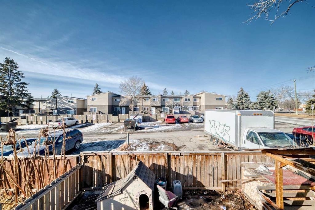 Picture of D, 903 44 Street SE, Calgary Real Estate Listing